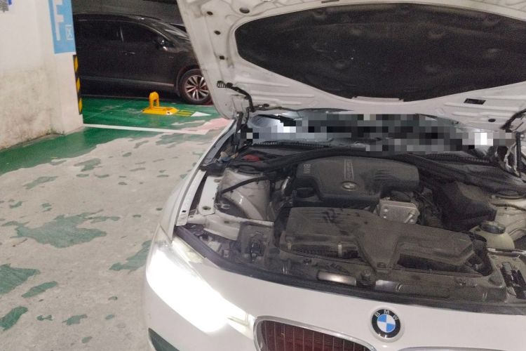 Used BMW 3 Series 2016 320i Fashion Model Engine Bay Right