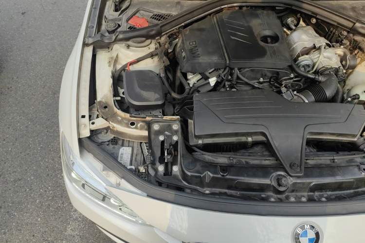 Used BMW 3 Series 2016 316i Fashion Model Engine Bay Right