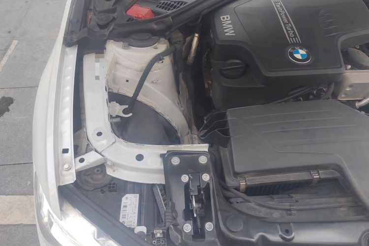 Used BMW 3 Series 2016 320i Fashion Model Engine Bay Right