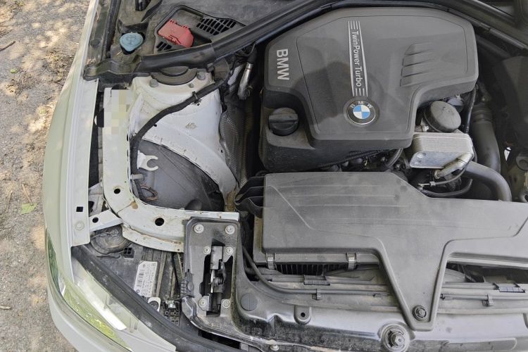 Used BMW 3 Series 2016 320Li Ambition Model Engine Bay Right