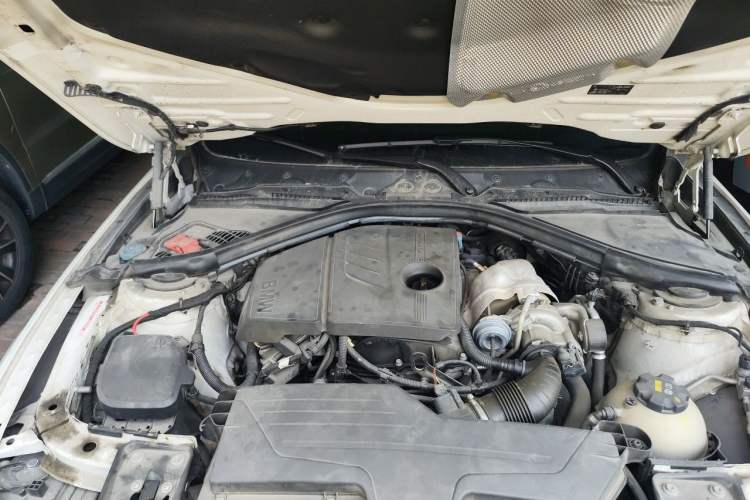 Used BMW 3 Series 2016 316i Fashion Model Engine Bay Right