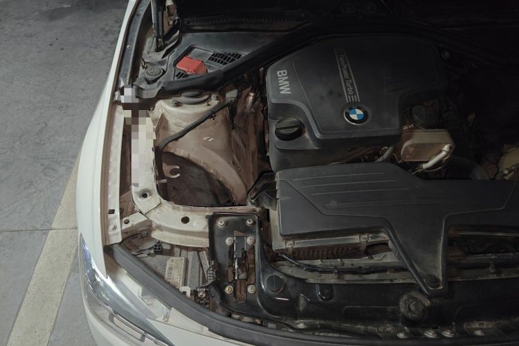 Used BMW 3 Series 2016 320i Fashion Model Engine Bay Right