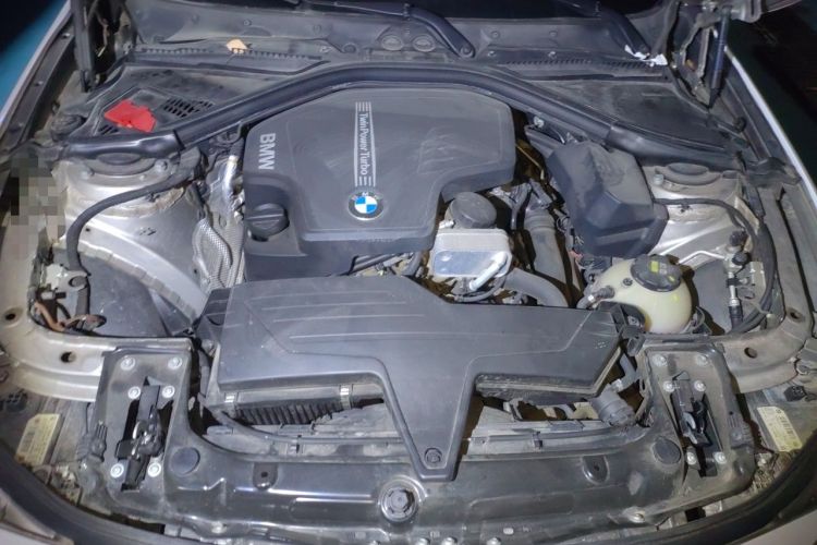 Used BMW 3 Series 2016 320Li Fashion Model Engine Bay