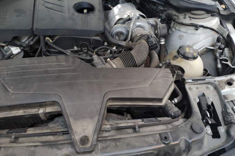 Used BMW 3 Series 2016 316Li Fashion Model Engine Bay