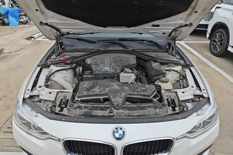Used BMW 3 Series 2016 320i Fashion Model Engine Bay