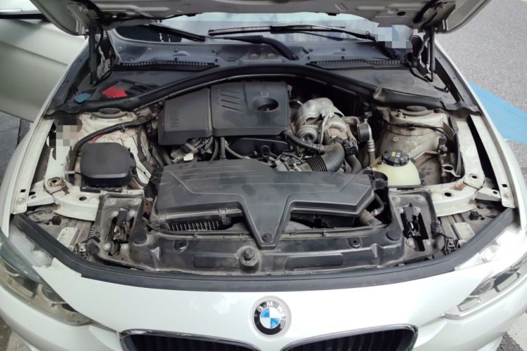 Used BMW 3 Series 2016 316Li Fashion Model Engine Bay