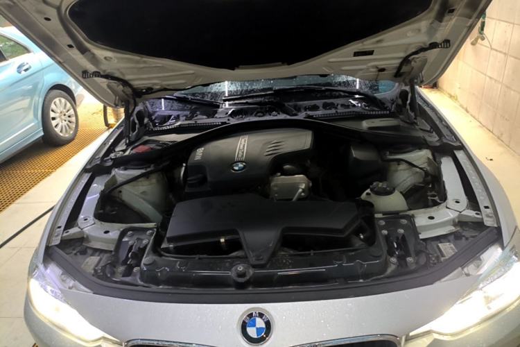 Used BMW 3 Series 2016 320Li Fashion Model Engine Bay