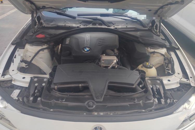 Used BMW 3 Series 2016 320i Fashion Model Engine Bay