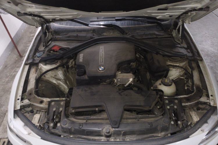 Used BMW 3 Series 2016 320Li Fashion Model Engine Bay