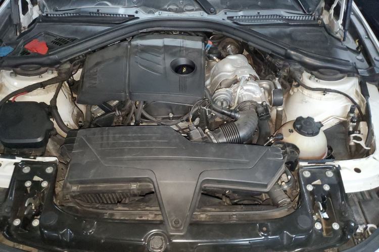 Used BMW 3 Series 2016 316Li Fashion Model Engine Bay
