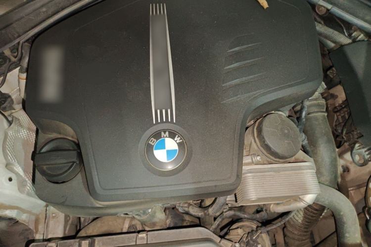 Used BMW 3 Series 2016 320i Fashion Model Engine Bay