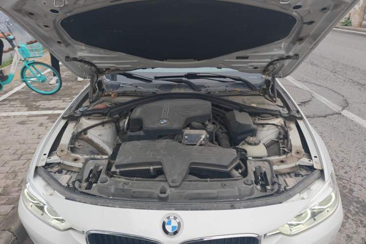 Used BMW 3 Series 2016 320Li Fashion Model Engine Bay