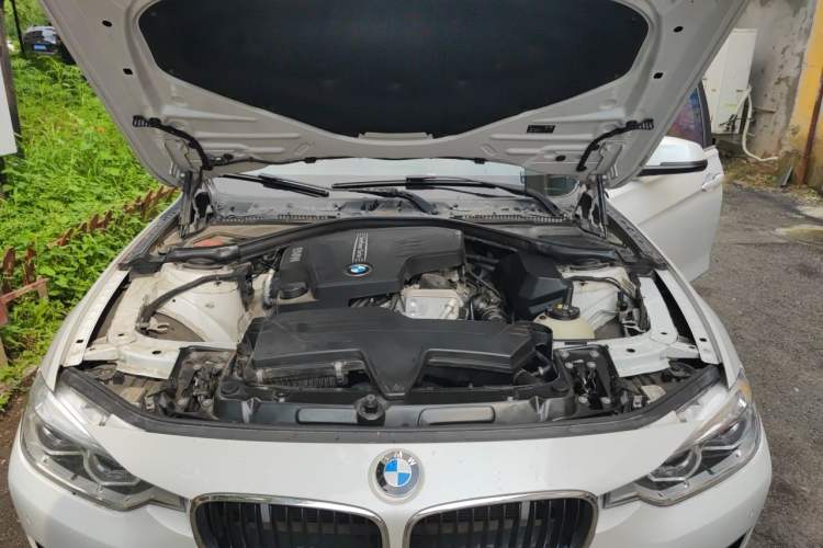 Used BMW 3 Series 2016 328Li Fashion Model Engine Bay