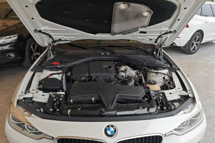 Used BMW 3 Series 2016 316Li Fashion Model Engine Bay