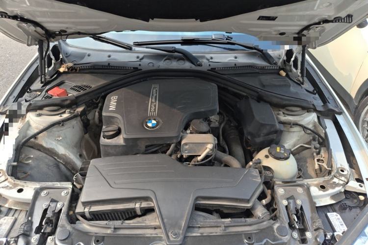 Used BMW 3 Series 2016 320i Fashion Model Engine Bay