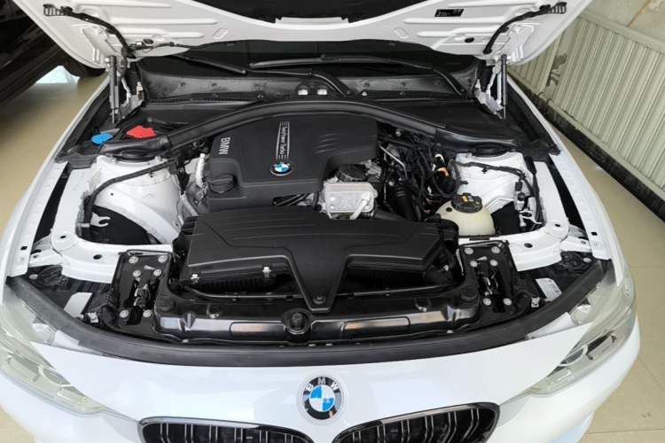 Used BMW 3 Series 2016 320Li Ambition Model Engine Bay