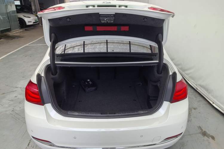 Used BMW 3 Series 2016 316Li Fashion Model Exterior 11