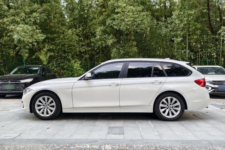 Used BMW 3 Series 2016 320i Sport Touring Edition Exterior 2