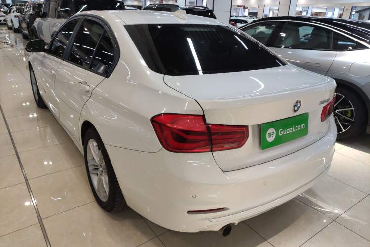 Used BMW 3 Series 2016 320i Fashion Model Exterior 2