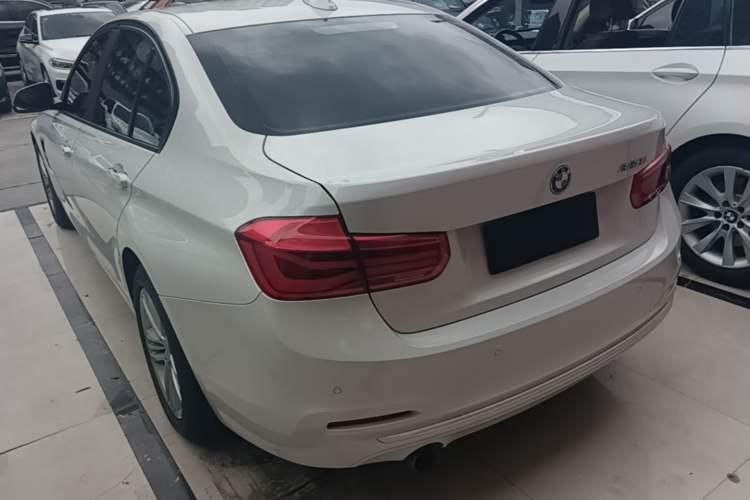 Used BMW 3 Series 2016 320i Fashion Model Exterior 2
