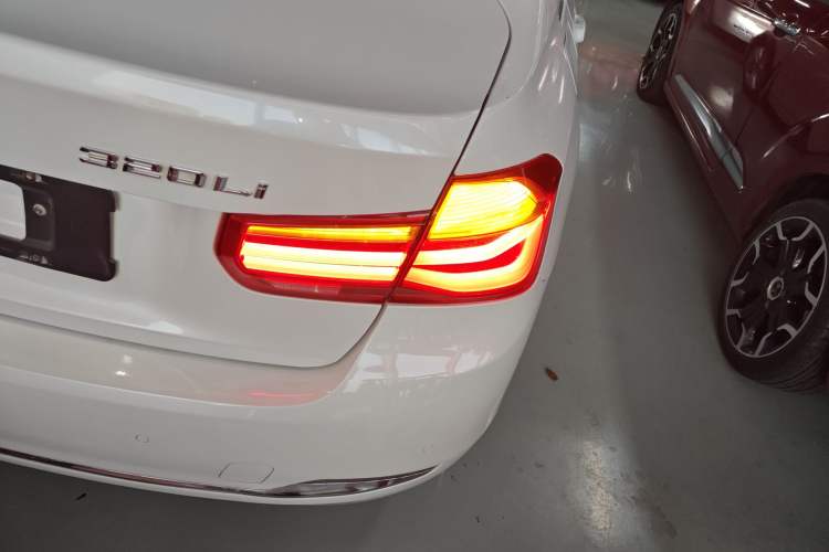 Used BMW 3 Series 2016 320Li Ambition Model Exterior 3