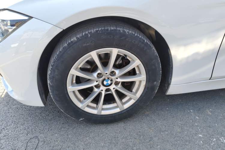 Used BMW 3 Series 2016 316i Fashion Model Exterior 3