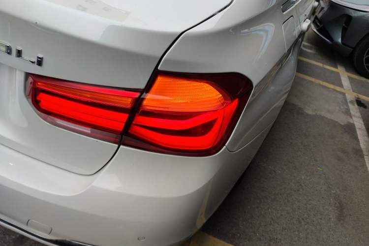 Used BMW 3 Series 2016 320Li Ambition Model Exterior 3
