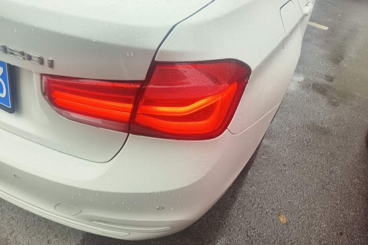 Used BMW 3 Series 2016 320i Fashion Model Exterior 3