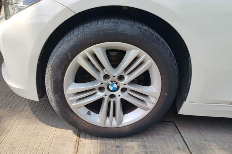 Used BMW 3 Series 2016 320Li Fashion Model Exterior 4