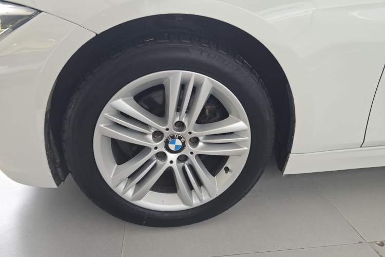 Used BMW 3 Series 2016 320Li Ambition Model Exterior 4