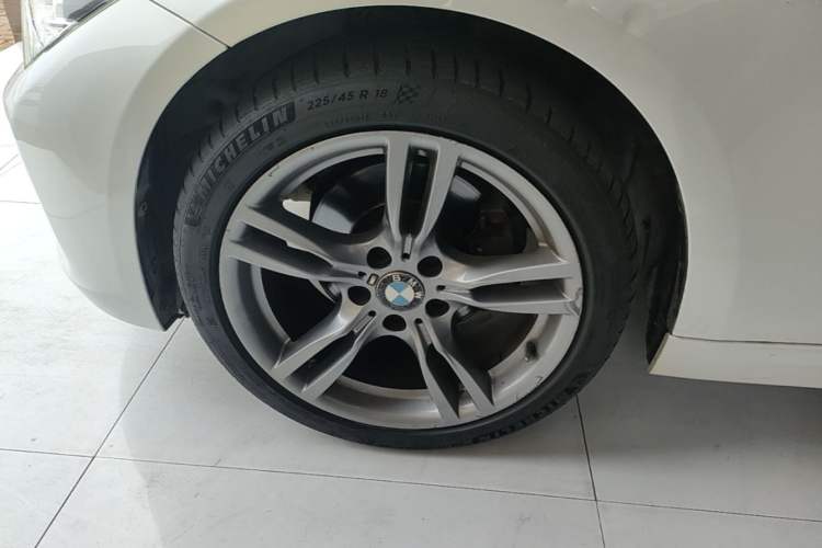 Used BMW 3 Series 2016 320Li Ambition Model Exterior 4
