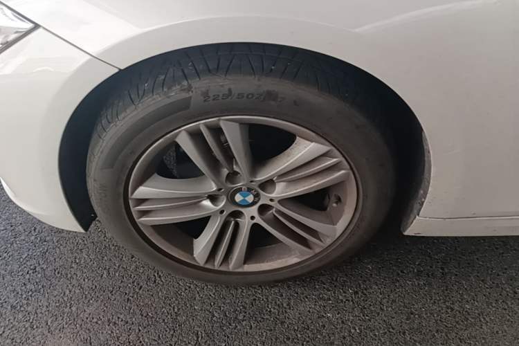 Used BMW 3 Series 2016 320Li Fashion Model Exterior 4