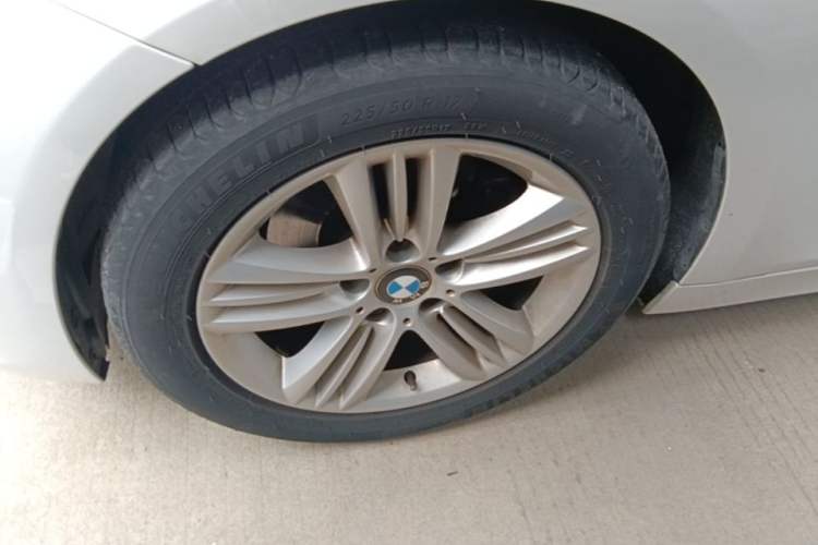 Used BMW 3 Series 2016 320i Fashion Model Exterior 4