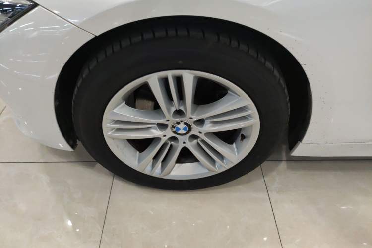 Used BMW 3 Series 2016 320i Fashion Model Exterior 4