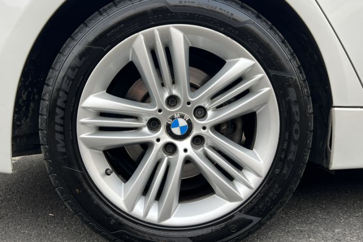 Used BMW 3 Series 2016 320Li Ambition Model Exterior 4