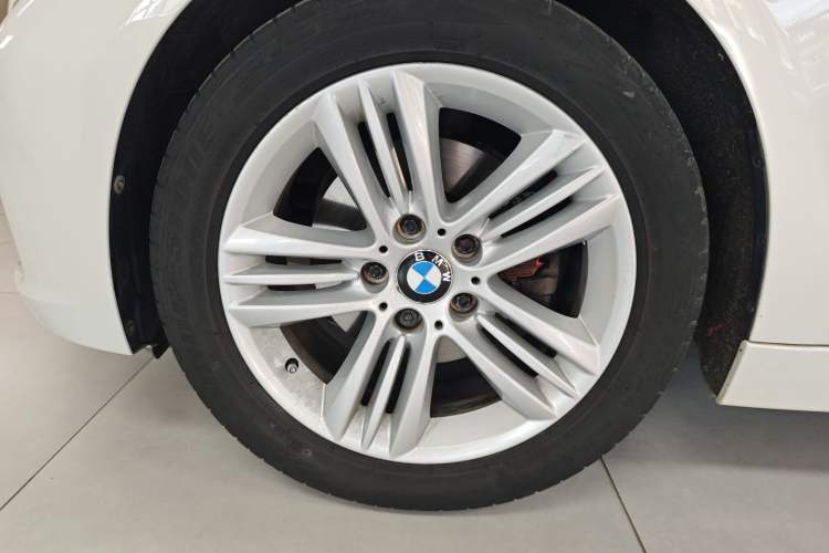 Used BMW 3 Series 2016 320Li Ambition Model Exterior 4