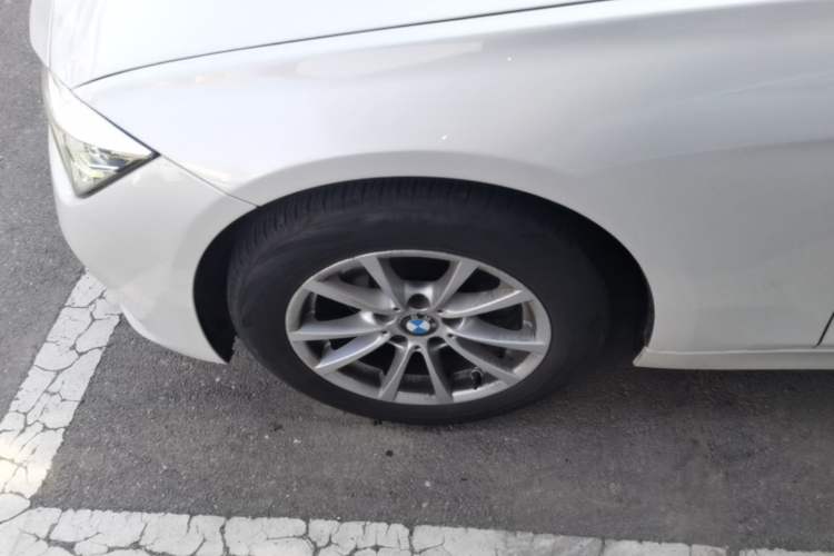 Used BMW 3 Series 2016 316i Fashion Model Exterior 4
