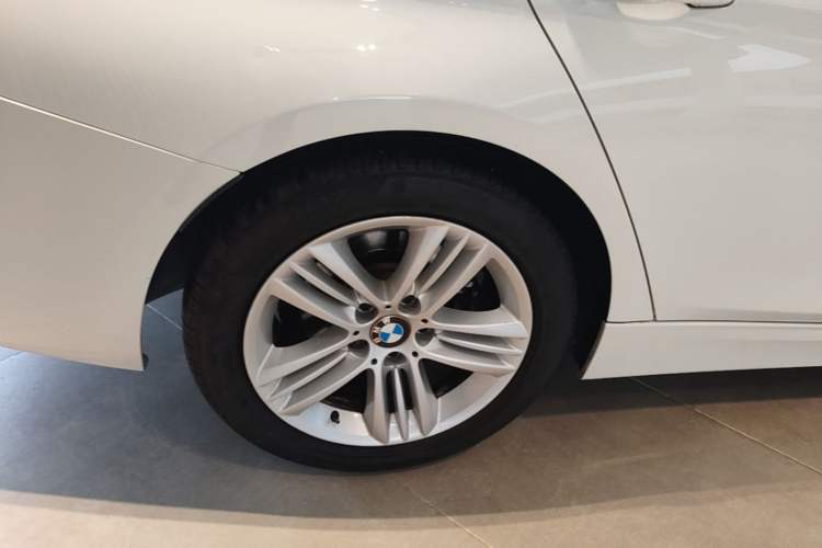 Used BMW 3 Series 2016 320Li Ambition Model Exterior 5