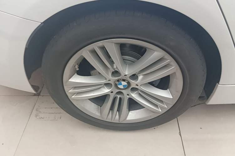 Used BMW 3 Series 2016 320i Fashion Model Exterior 5