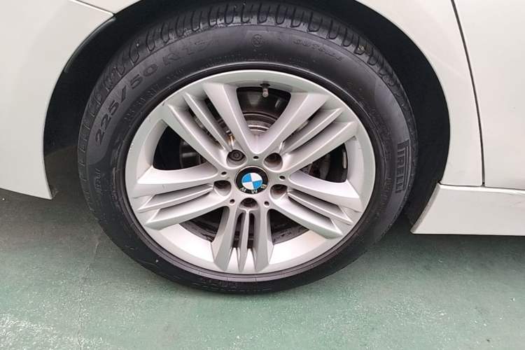 Used BMW 3 Series 2016 320Li Fashion Model Exterior 5