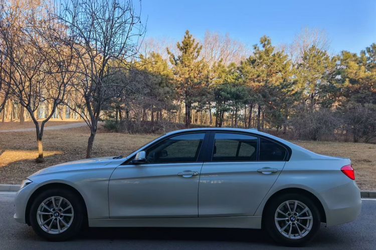 Used BMW 3 Series 2016 316i Fashion Model Exterior 5