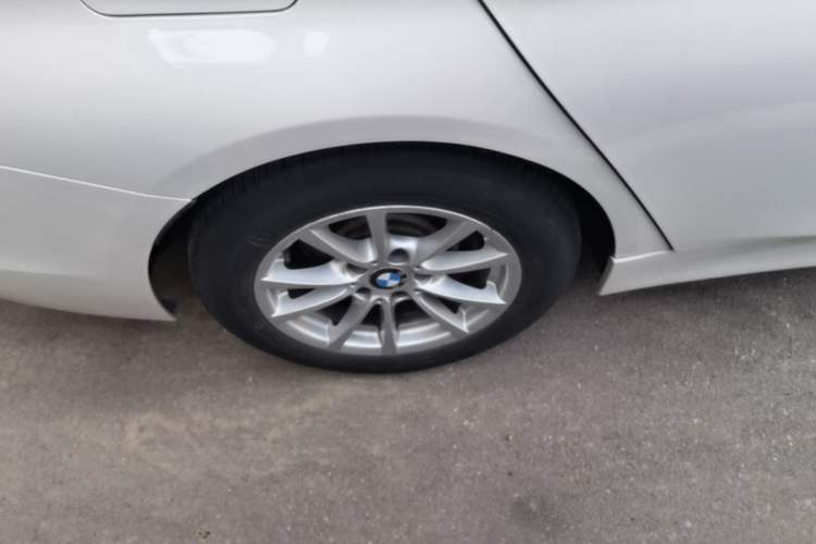 Used BMW 3 Series 2016 316i Fashion Model Exterior 5