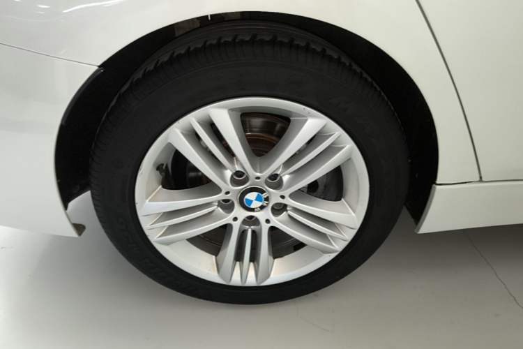 Used BMW 3 Series 2016 320Li Ambition Model Exterior 5