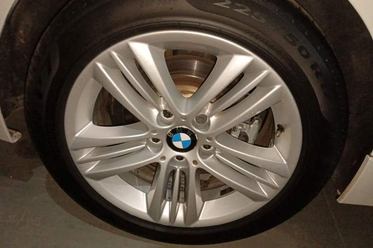 Used BMW 3 Series 2016 320Li Fashion Model Exterior 5