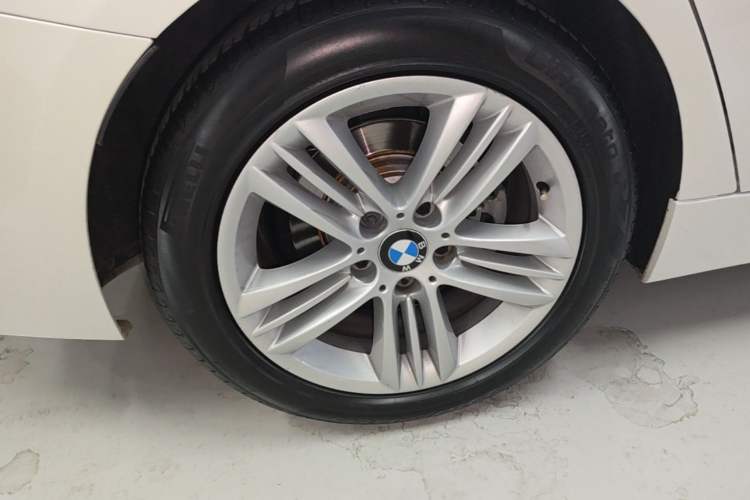 Used BMW 3 Series 2016 320i Fashion Model Exterior 5
