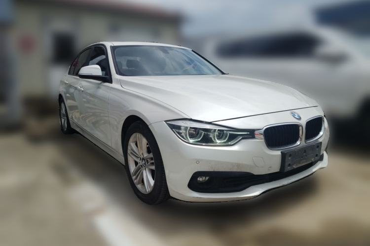 Used BMW 3 Series 2016 320i Fashion Model Front Right 45 Deg