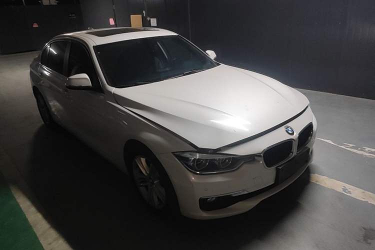 Used BMW 3 Series 2016 320Li Fashion Model Front Right 45 Deg