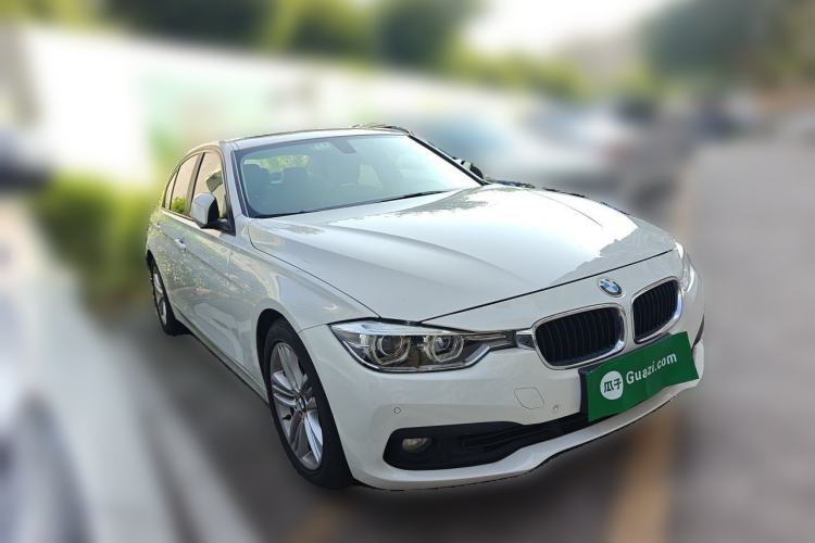 Used BMW 3 Series 2016 320i Fashion Model Front Right 45 Deg