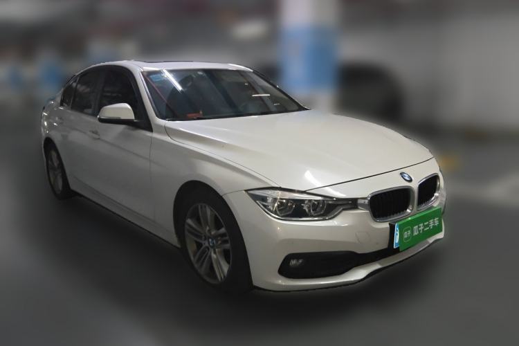 Used BMW 3 Series 2016 320i Fashion Model Front Right 45 Deg