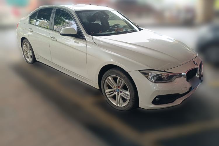 Used BMW 3 Series 2016 320i Fashion Model Front Right 45 Deg
